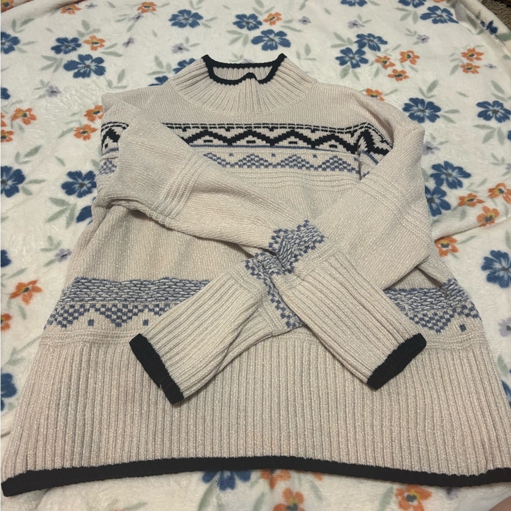 Women’s turtle neck sweater with machining socks